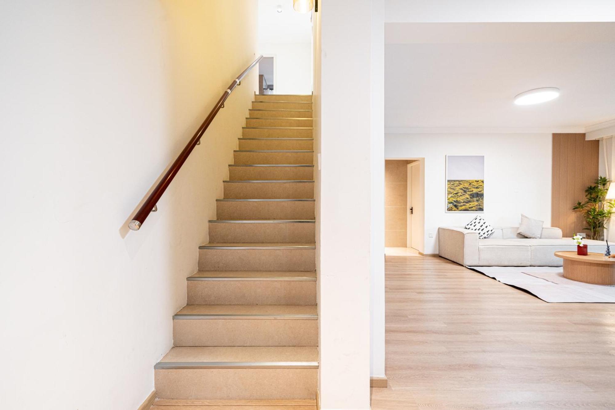Hills & Linkinn Natural Wood 3-bedroom Duplex Near Sniec & Science Museum Apartment Shanghai