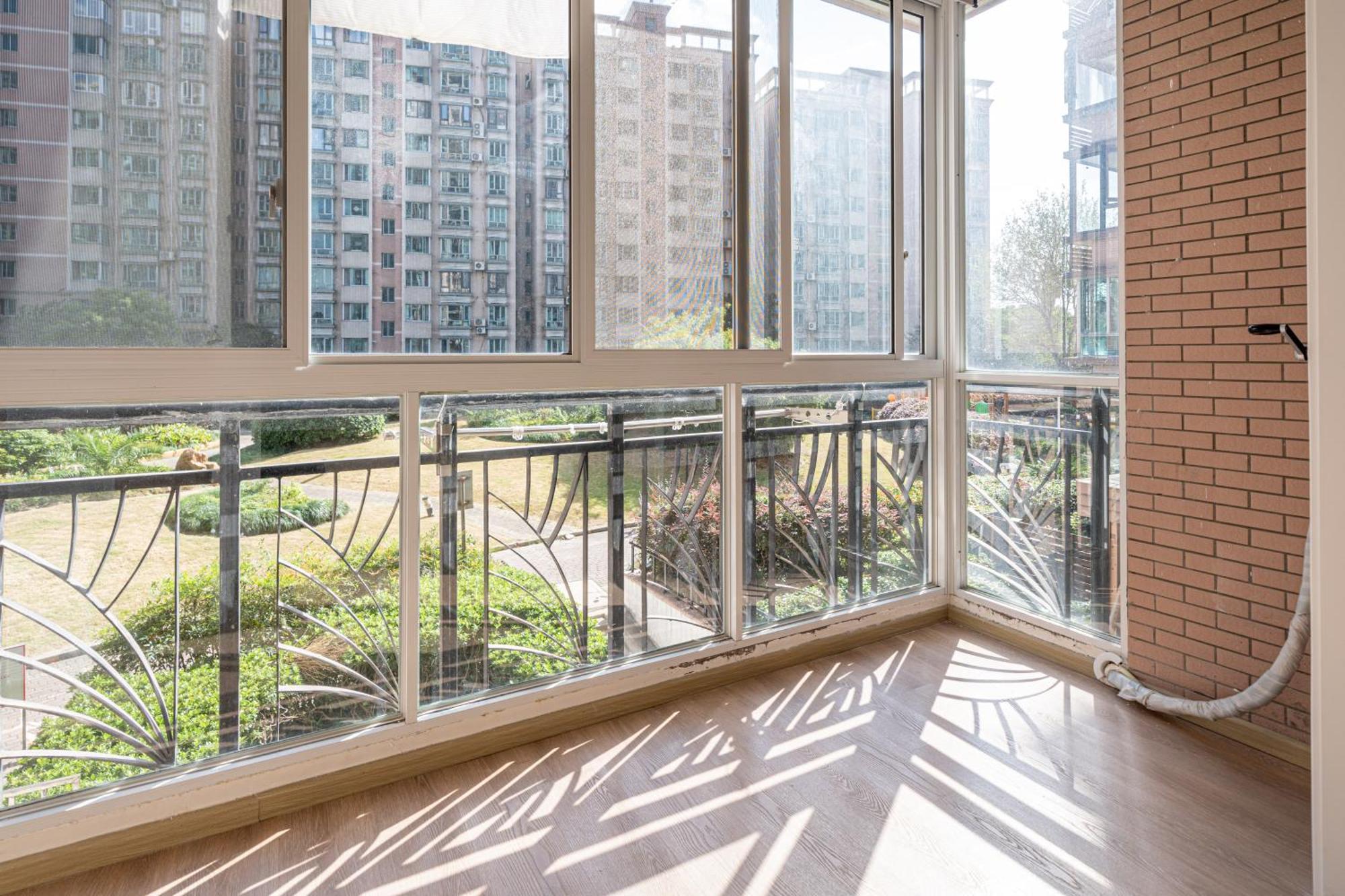 Hills & Linkinn Natural Wood 3-bedroom Duplex Near Sniec & Science Museum * Shanghai