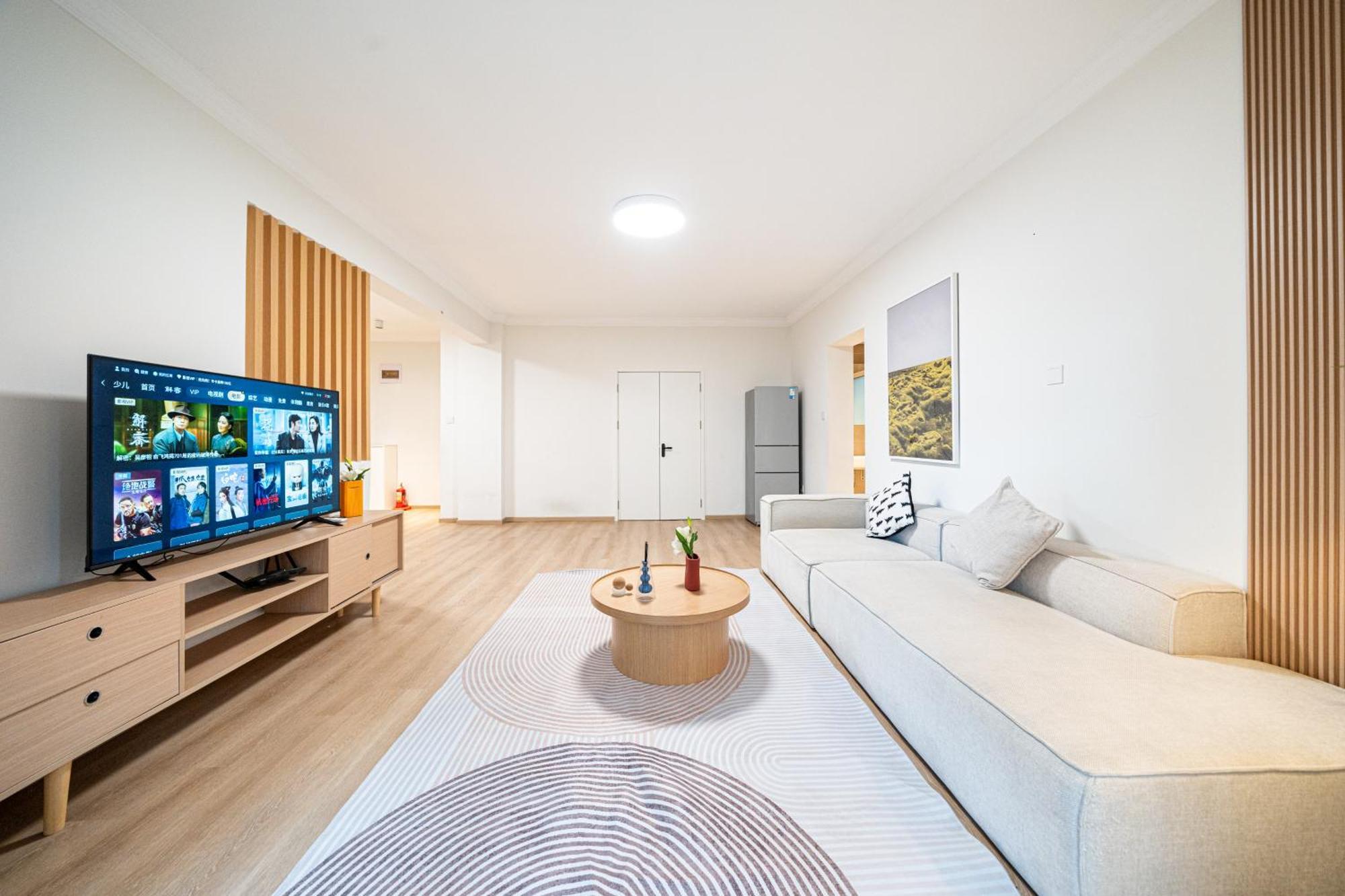 Apartment Hills & Linkinn Natural Wood 3-bedroom Duplex Near Sniec & Science Museum