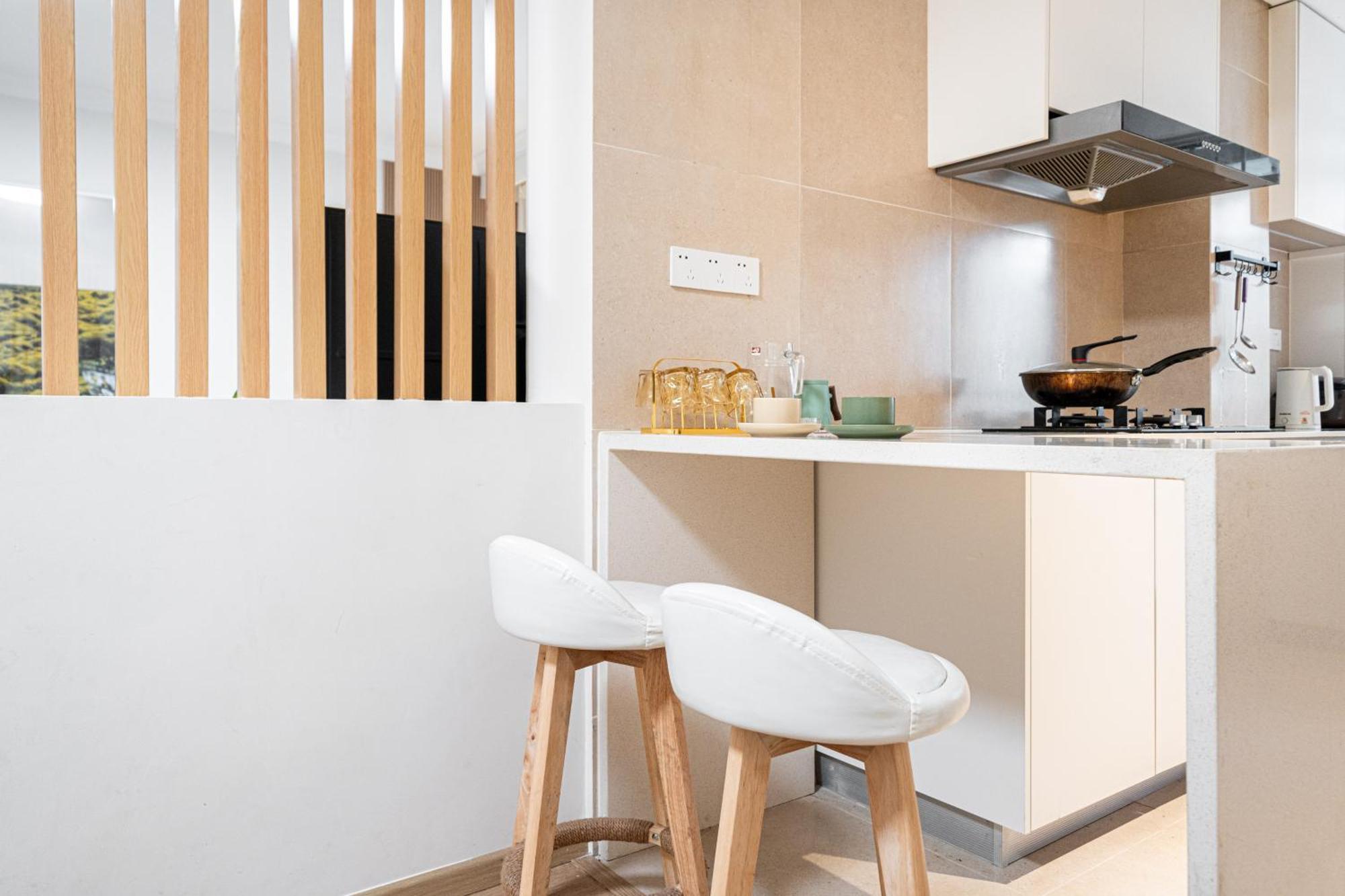 Hills & Linkinn Natural Wood 3-bedroom Duplex Near Sniec & Science Museum