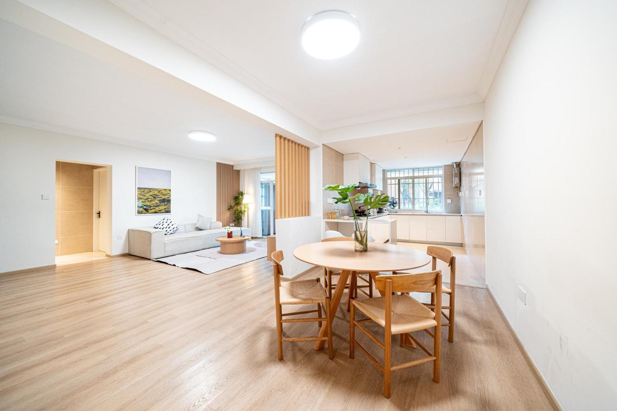 Hills & Linkinn Natural Wood 3-bedroom Duplex Near Sniec & Science Museum Apartment Shanghai
