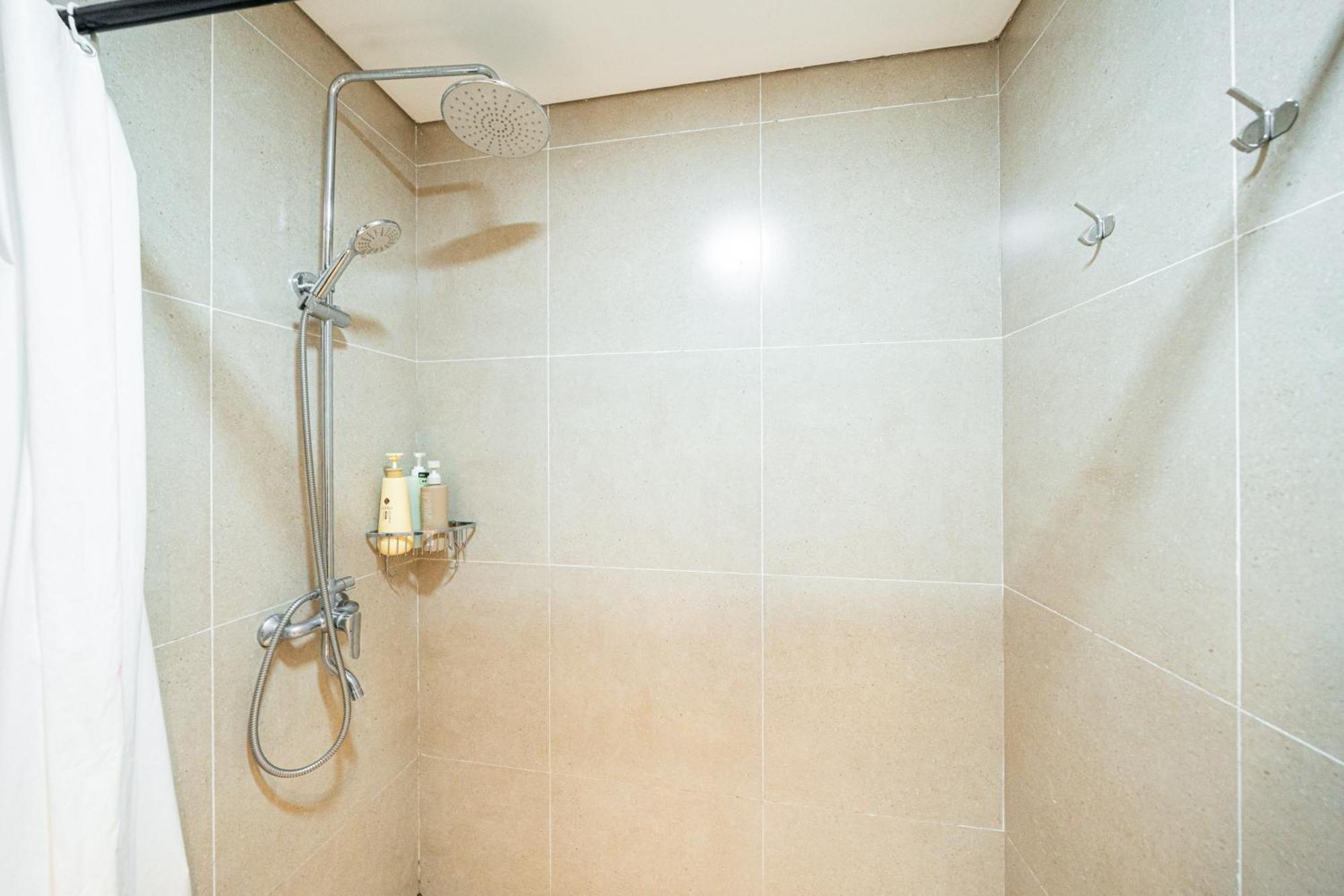 Apartment Hills & Linkinn Natural Wood 3-bedroom Duplex Near Sniec & Science Museum *